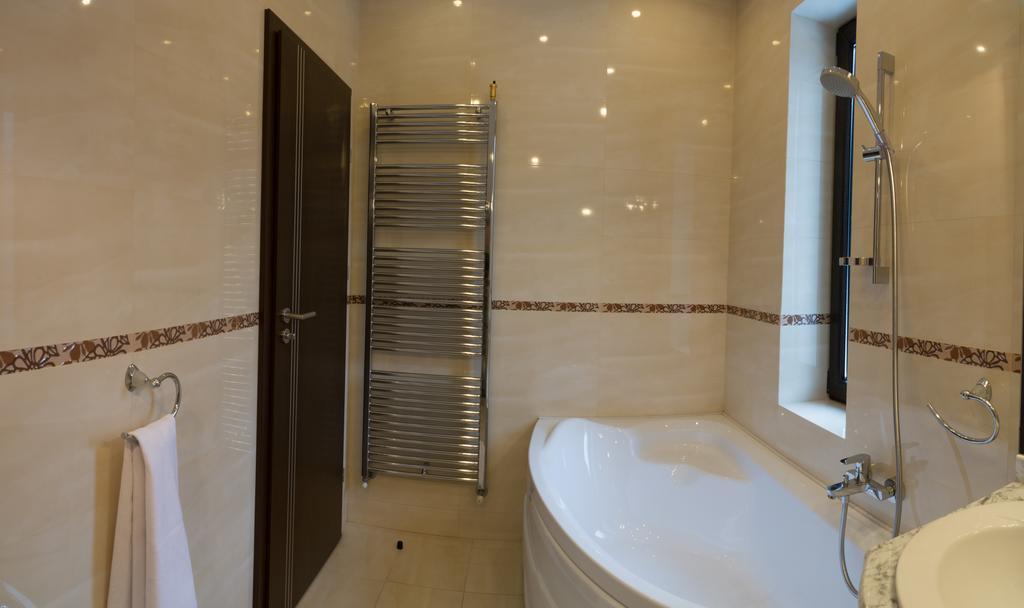 Thuild - Your World Of Leisure Târgu-Mureş Extérieur photo